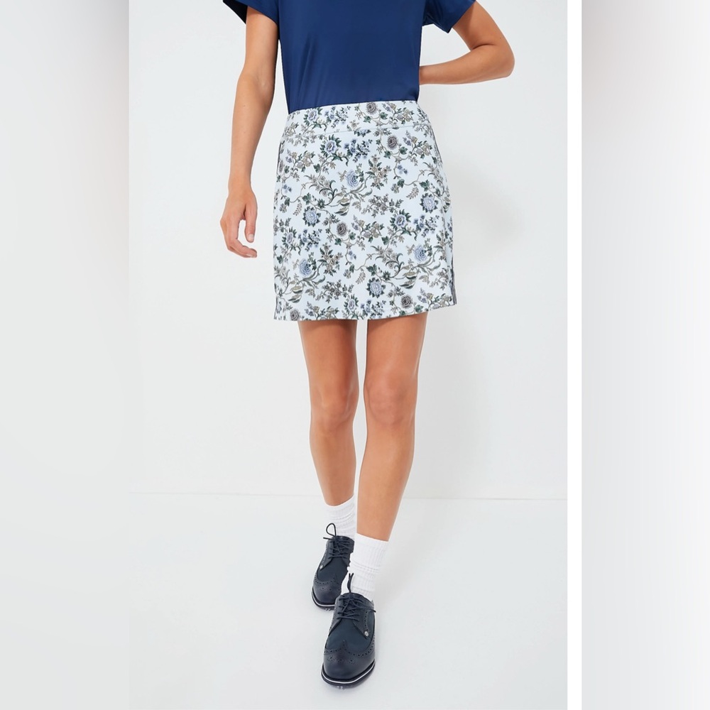 NWT: Tuckernuck women’s light blue Virginia wildflower skirt